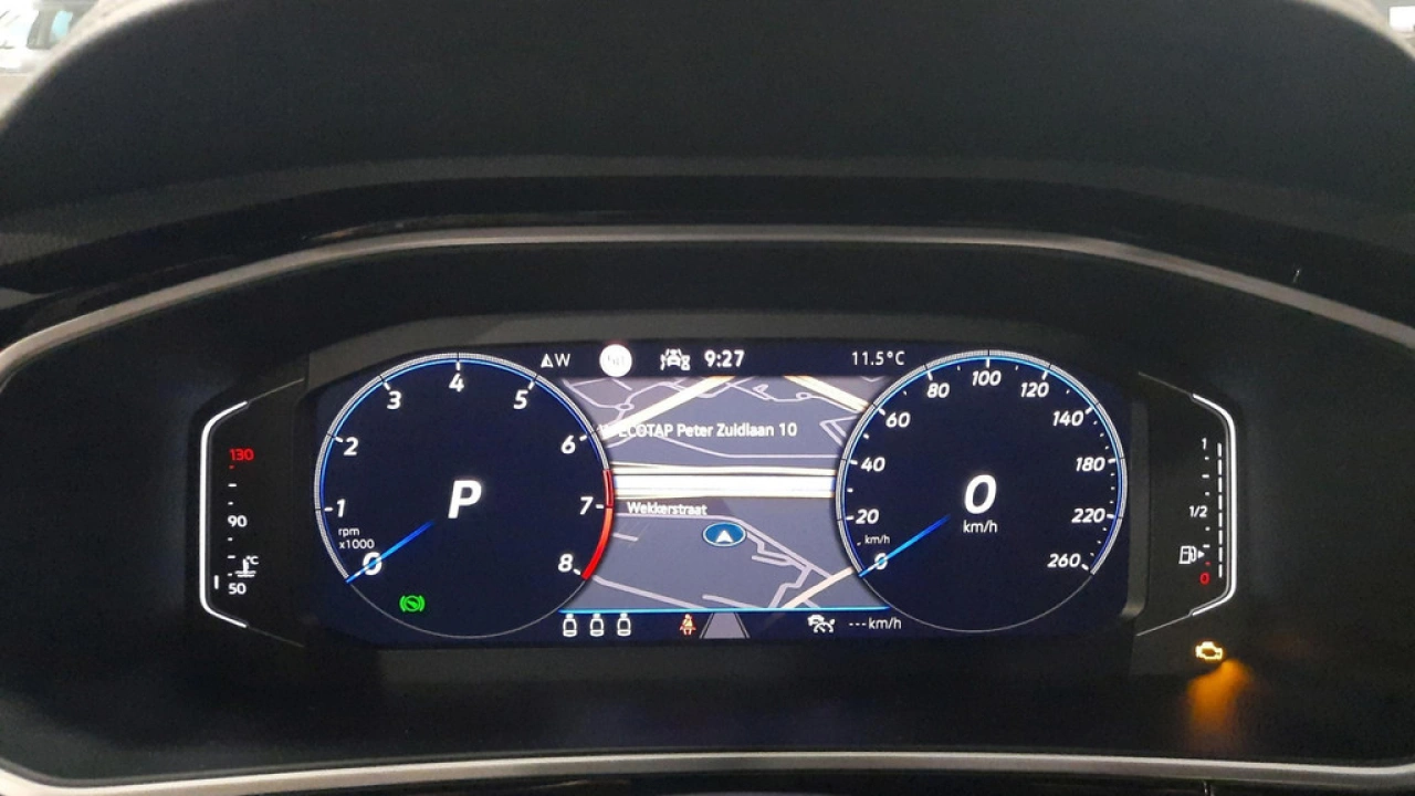 Volkswagen T-Roc 1.5 TSI Automaat | R-Line Business | trekhaak | Camera | Nieuw binnen|