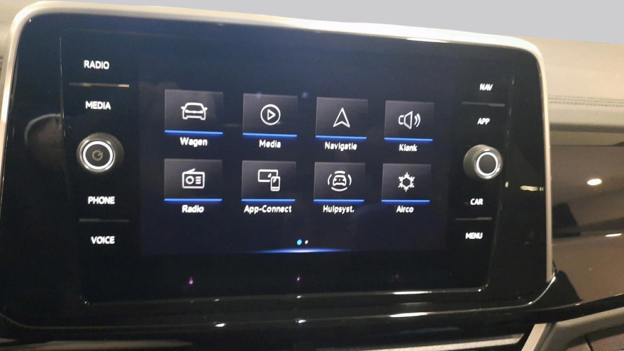 Volkswagen T-Roc 1.5 TSI Automaat | R-Line Business | trekhaak | Camera | Nieuw binnen|