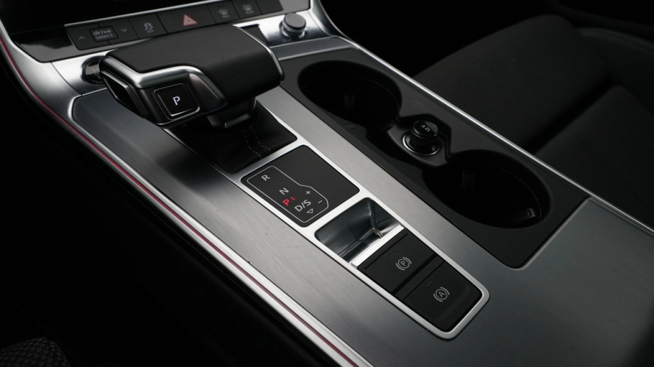 Audi A6 Avant 40 TFSI 204 pk S line edition Competition