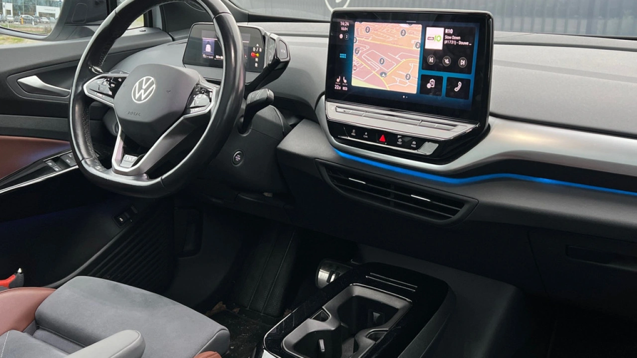 Volkswagen ID.4 First Max 77 kWh 204pk Panoramadak 360 Camera