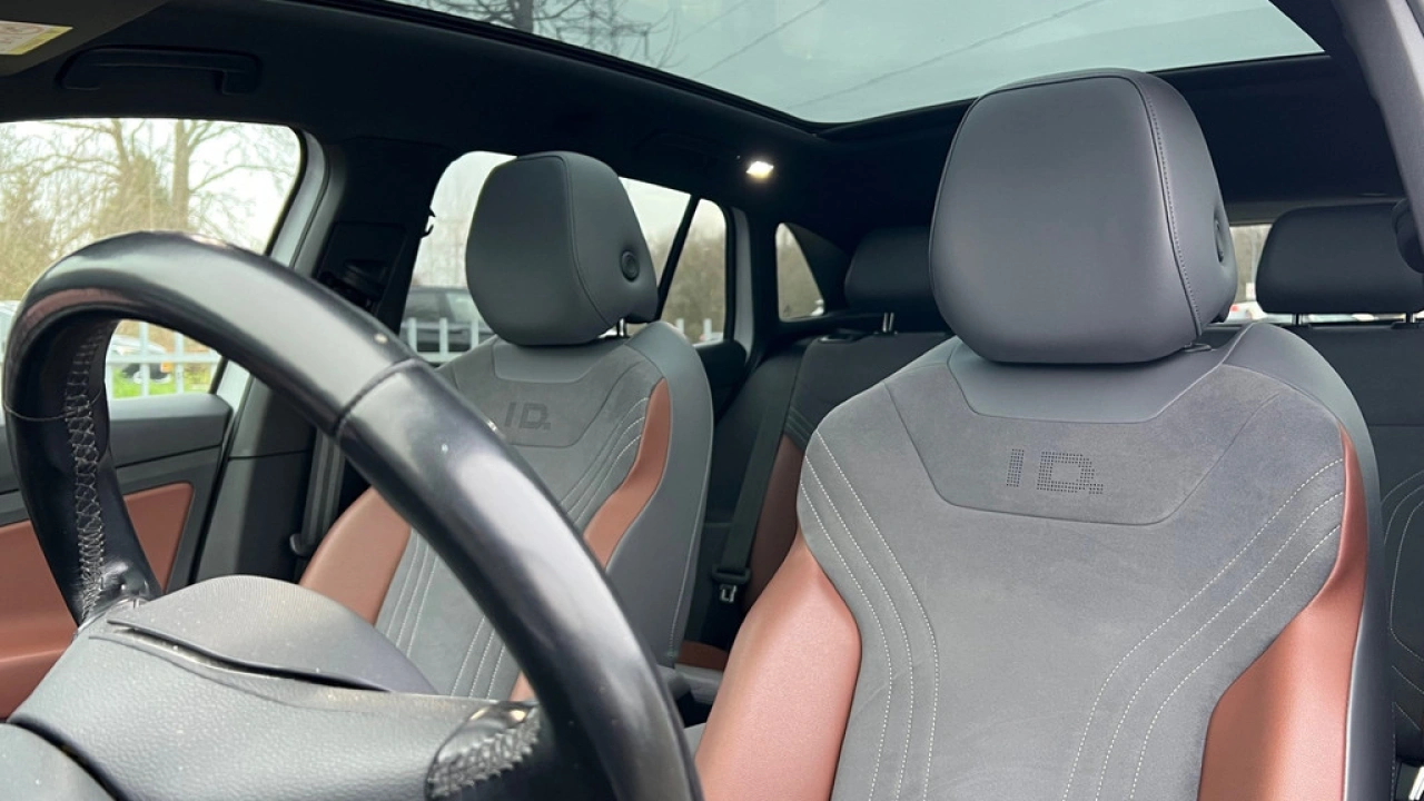 Volkswagen ID.4 First Max 77 kWh 204pk Panoramadak 360 Camera