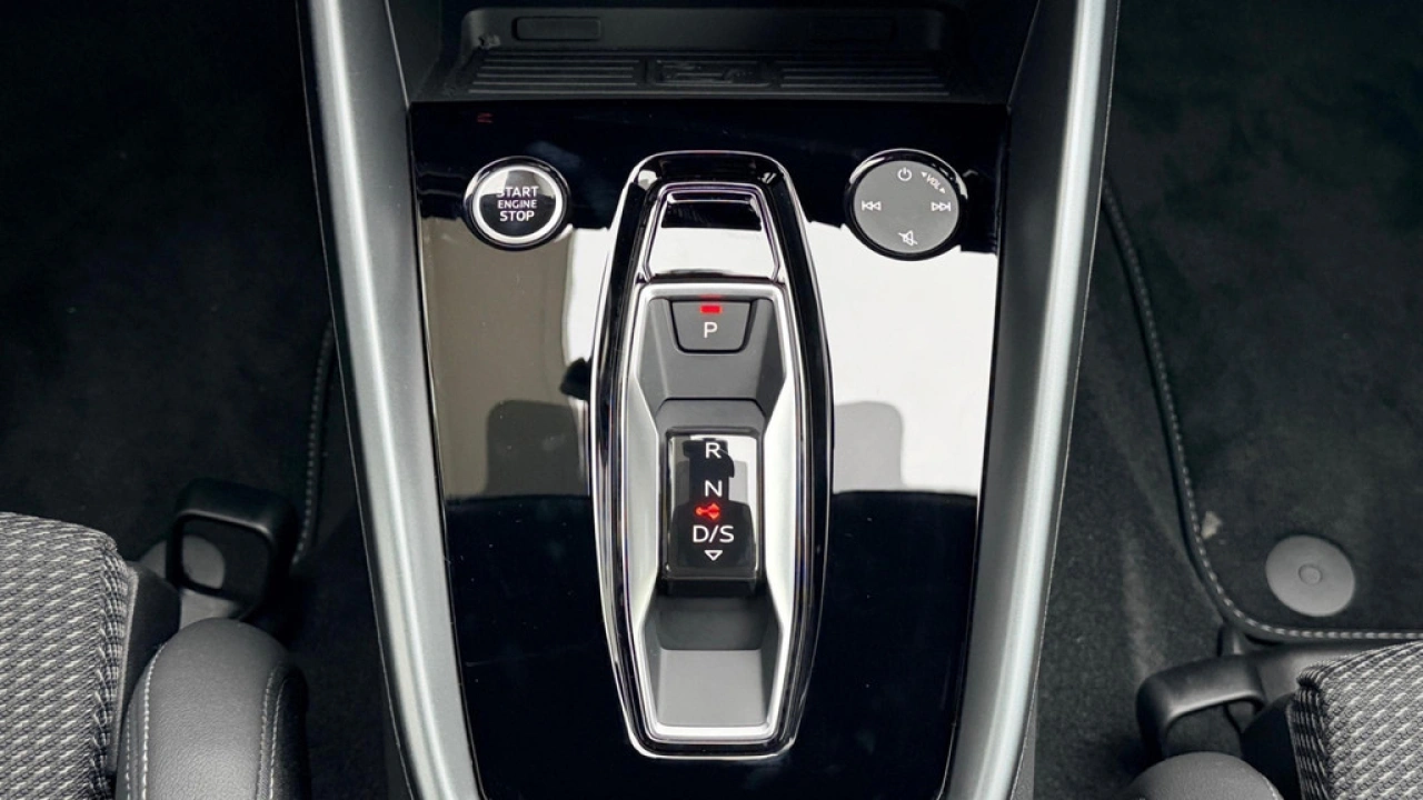 Audi A3 Limousine 30 TFSI 116Pk S Edition / Stoelverwarming / Camera / 19'' LMV