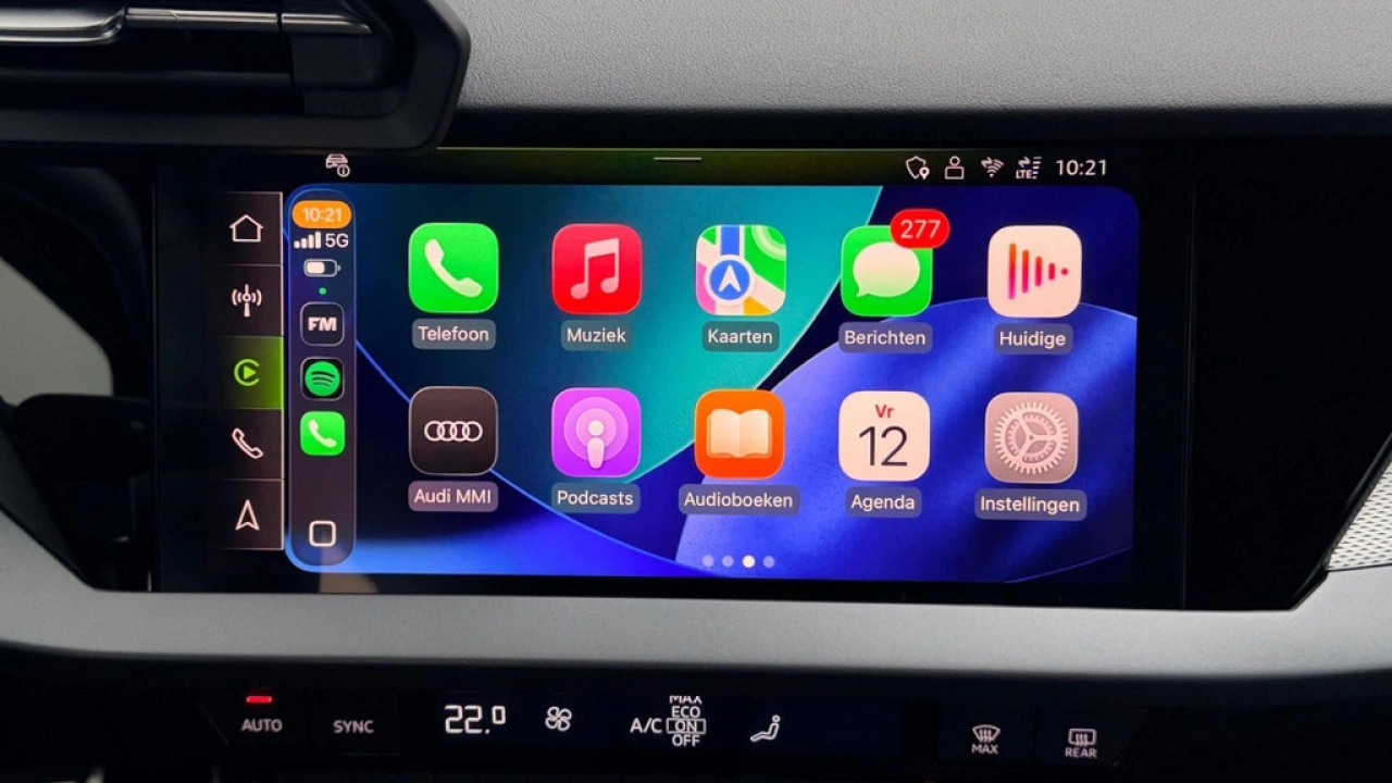 Audi A3 Limousine 30 TFSI 116Pk S Edition / Stoelverwarming / Camera / 19'' LMV