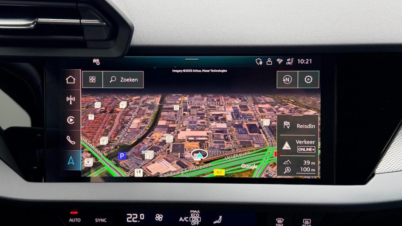 Audi A3 Limousine 30 TFSI 116Pk S Edition / Stoelverwarming / Camera / 19'' LMV