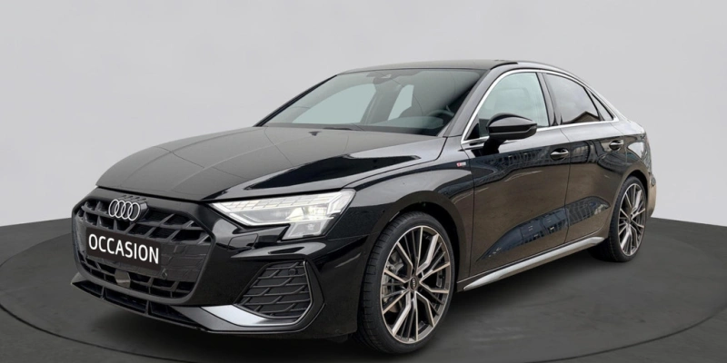 Audi A3 Limousine 30 TFSI 116Pk S Edition / Stoelverwarming / Camera / 19'' LMV