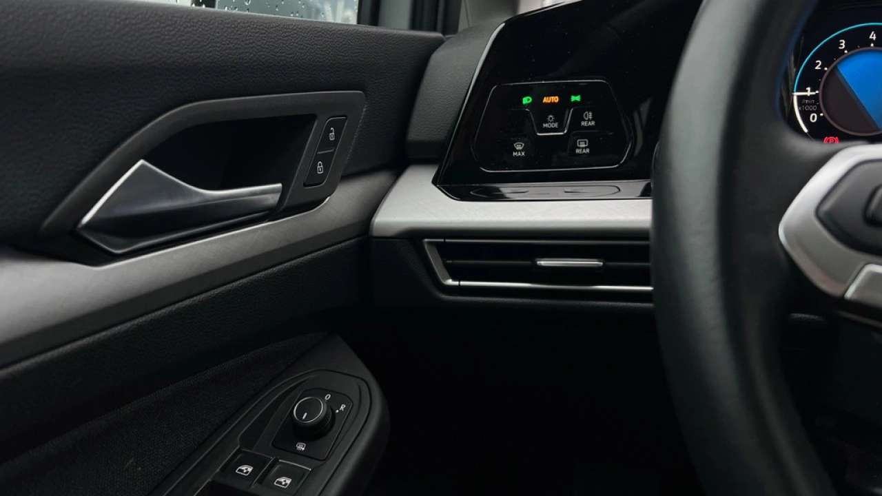 Volkswagen Golf Variant 1.0 TSI 110pk Life Navigatie Trekhaak