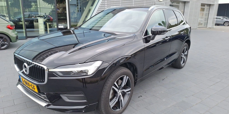Volvo XC60 2.0 B5 Momentum Exclusive