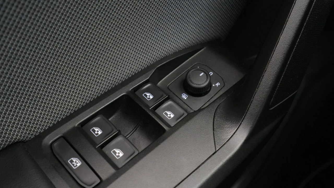 SEAT Leon Sportstourer 1.0 eTSI 110pk DSG Style Business Intense