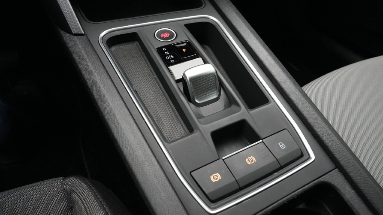 SEAT Leon Sportstourer 1.0 eTSI 110pk DSG Style Business Intense