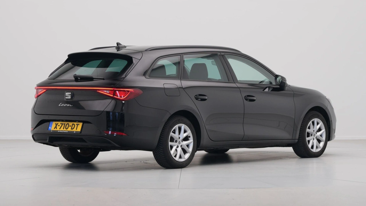 SEAT Leon Sportstourer 1.0 eTSI 110pk DSG Style Business Intense