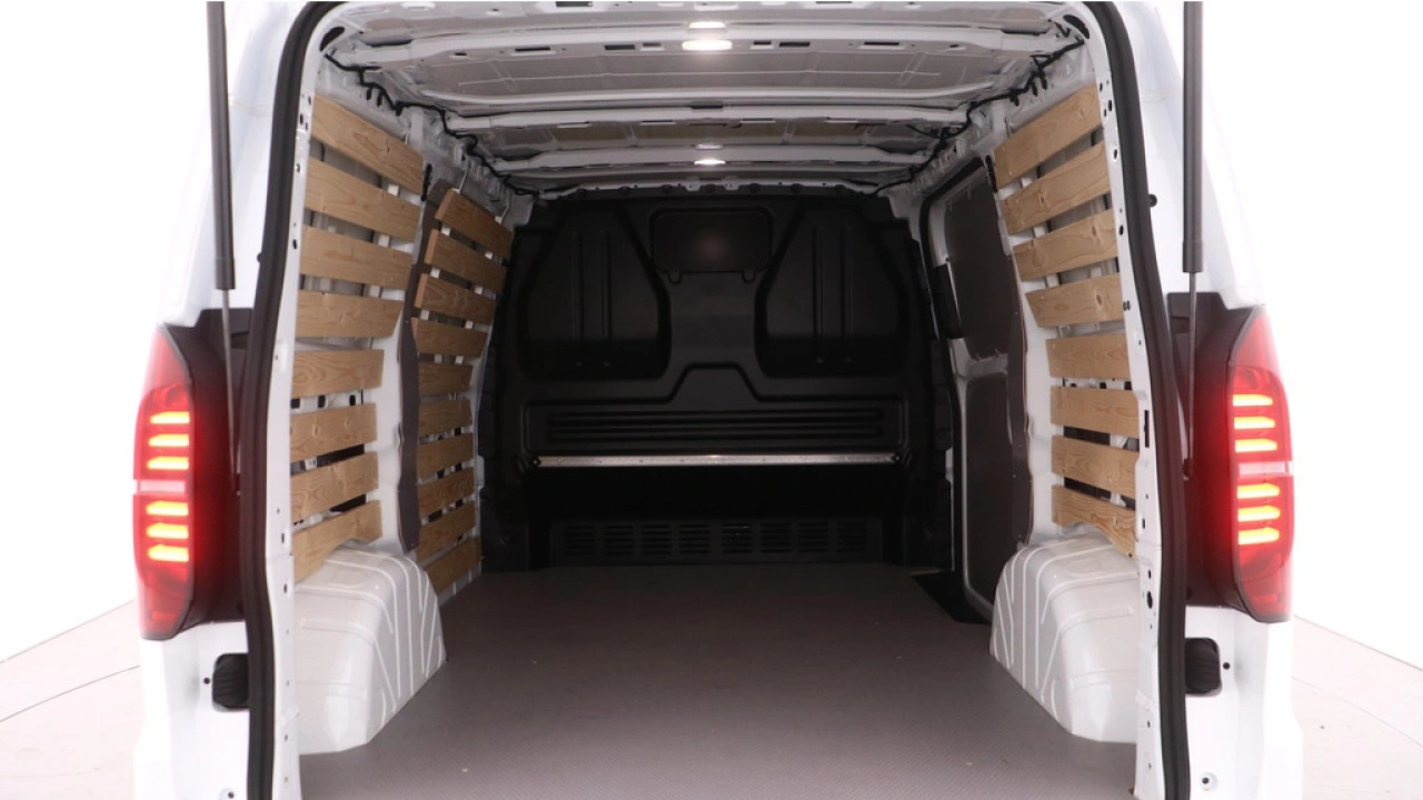 VW Bedrijfswagens Transporter L1H1 2.0 TDI 150pk 3.2T Life