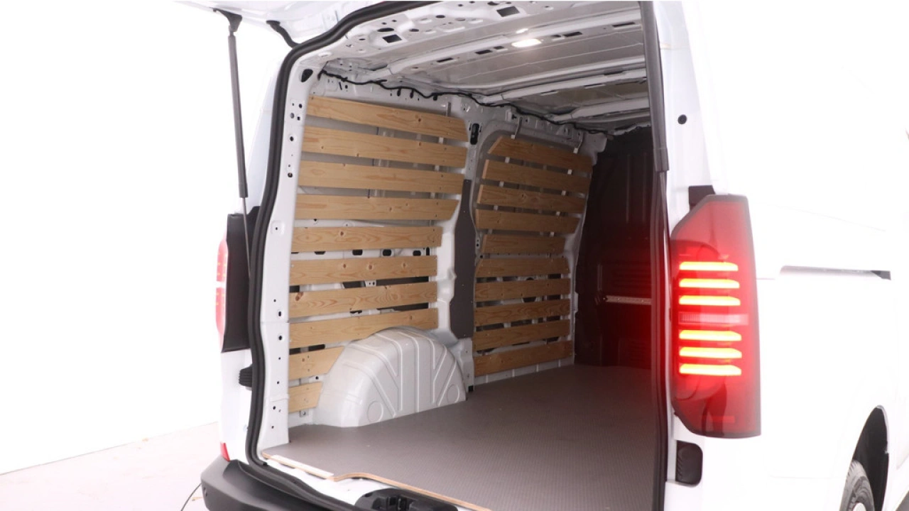 VW Bedrijfswagens Transporter L1H1 2.0 TDI 150pk 3.2T Life