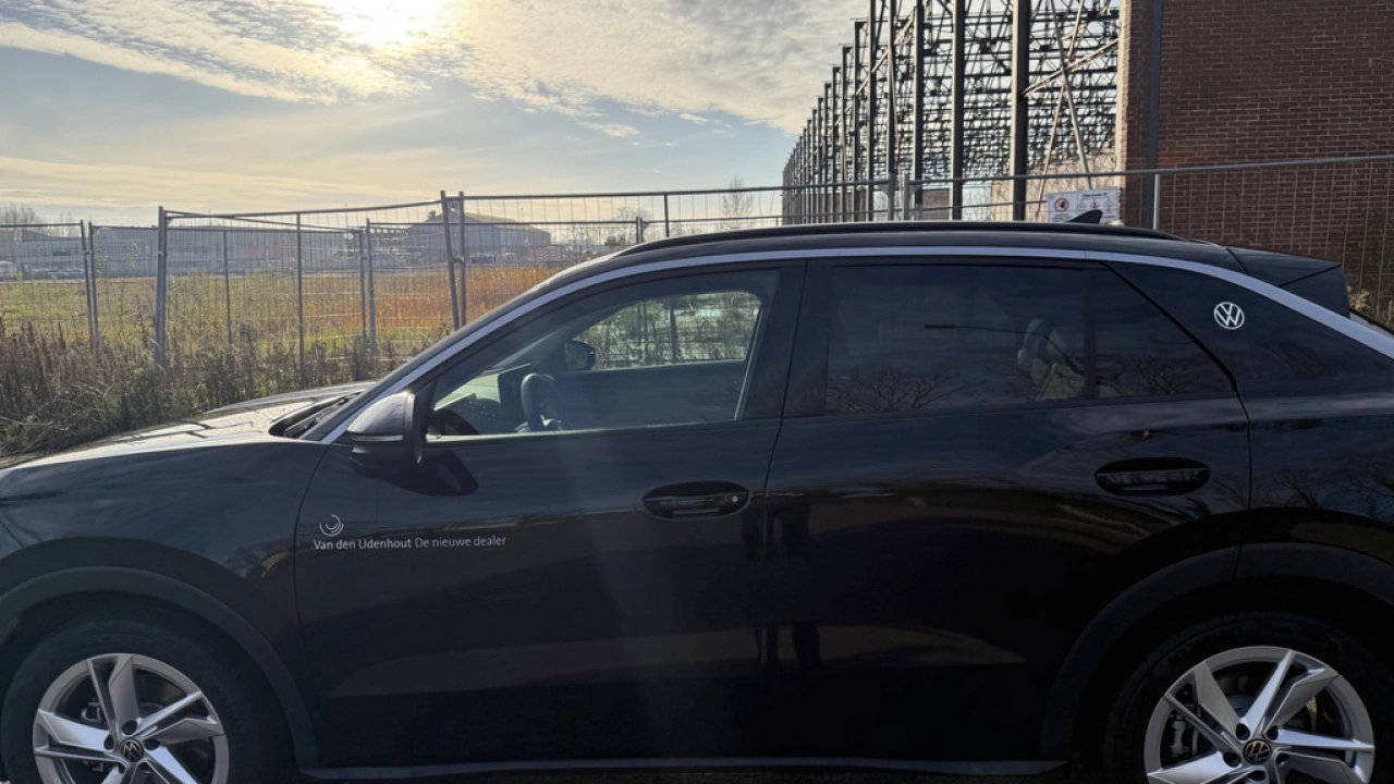 Volkswagen T-Roc 1.5 eTsi 115pk Life First Edition