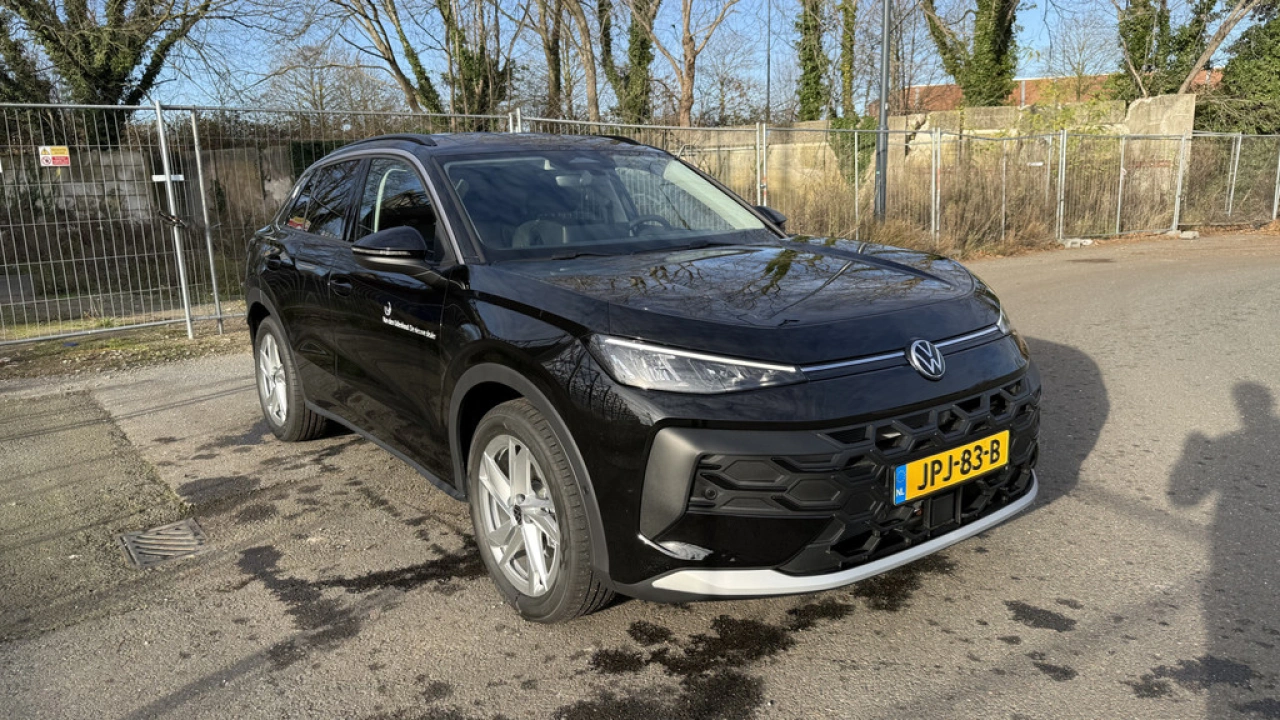 Volkswagen T-Roc 1.5 eTsi 115pk Life First Edition