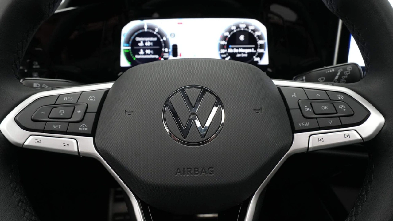 Volkswagen Golf 1.5 eHybrid 50 Edition