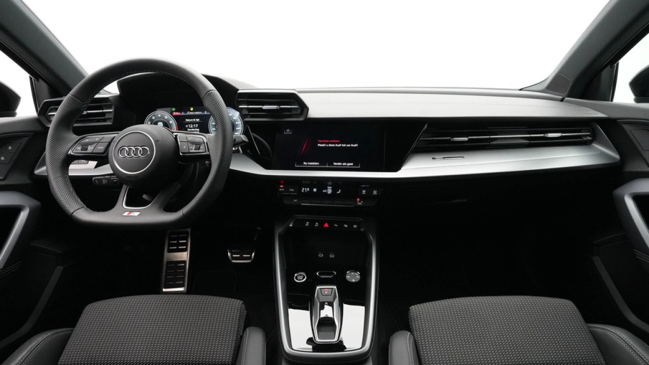 Audi A3 Limousine 30 TFSI 115 pk S-Tronic S-line edition