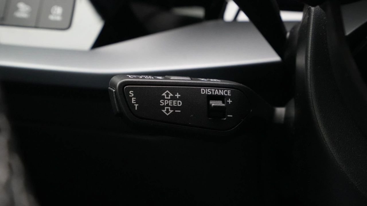 Audi A3 Limousine 30 TFSI 115 pk S-Tronic S-line edition