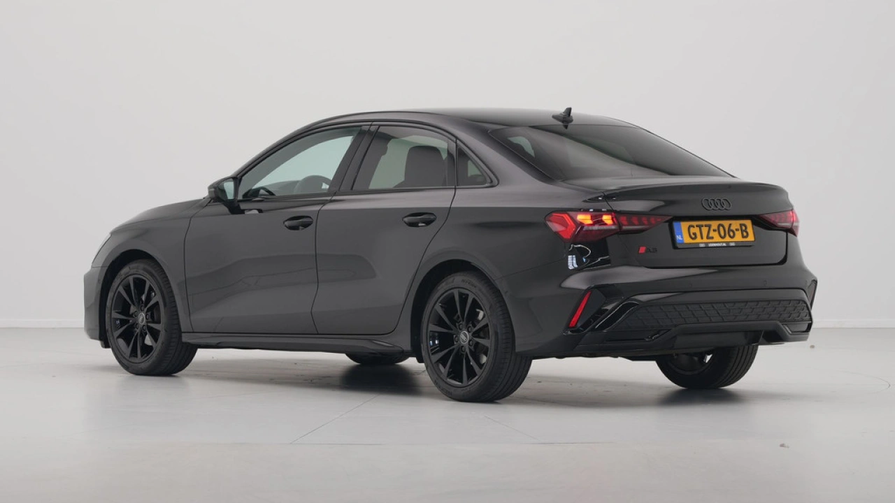 Audi A3 Limousine 30 TFSI 115 pk S-Tronic S-line edition
