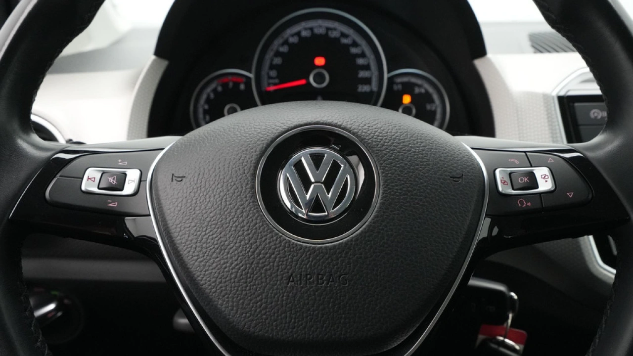 Volkswagen up! 1.0 BMT high up!