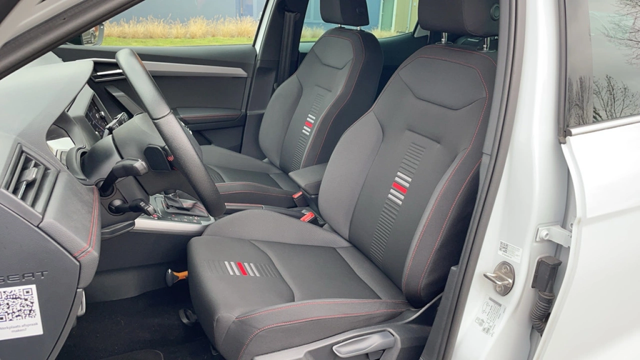 SEAT Arona 1.0 TSI 115pk FR Business Intense DSG