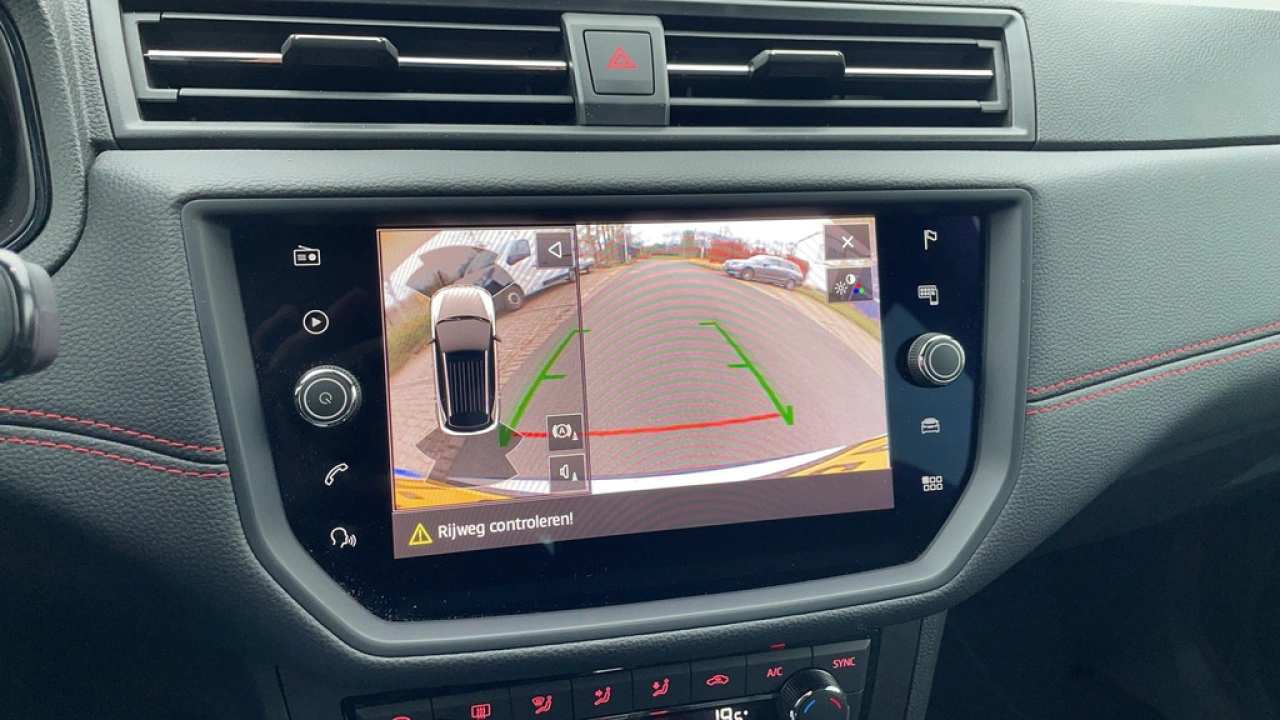 SEAT Arona 1.0 TSI 115pk FR Business Intense DSG