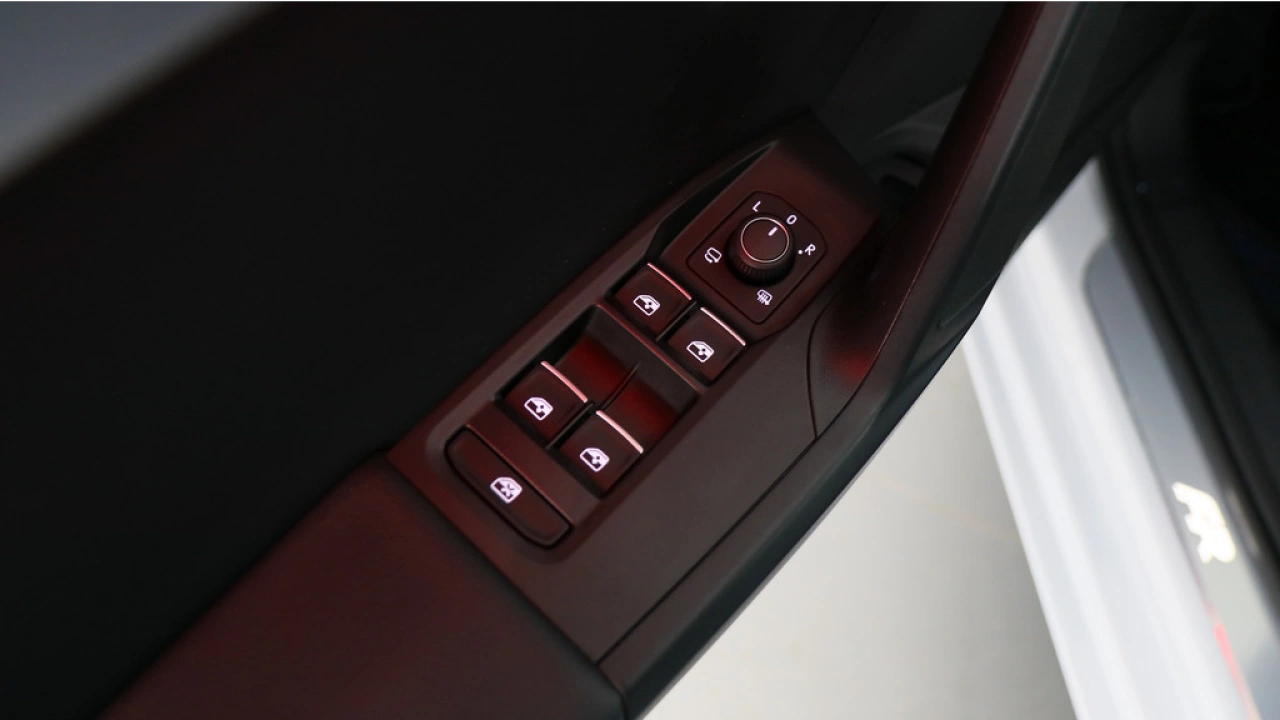 SEAT Leon Sportstourer 1.5 TSI 204pk e-Hybrid FR Business DSG