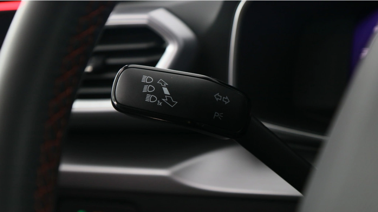 SEAT Leon Sportstourer 1.5 TSI 204pk e-Hybrid FR Business DSG