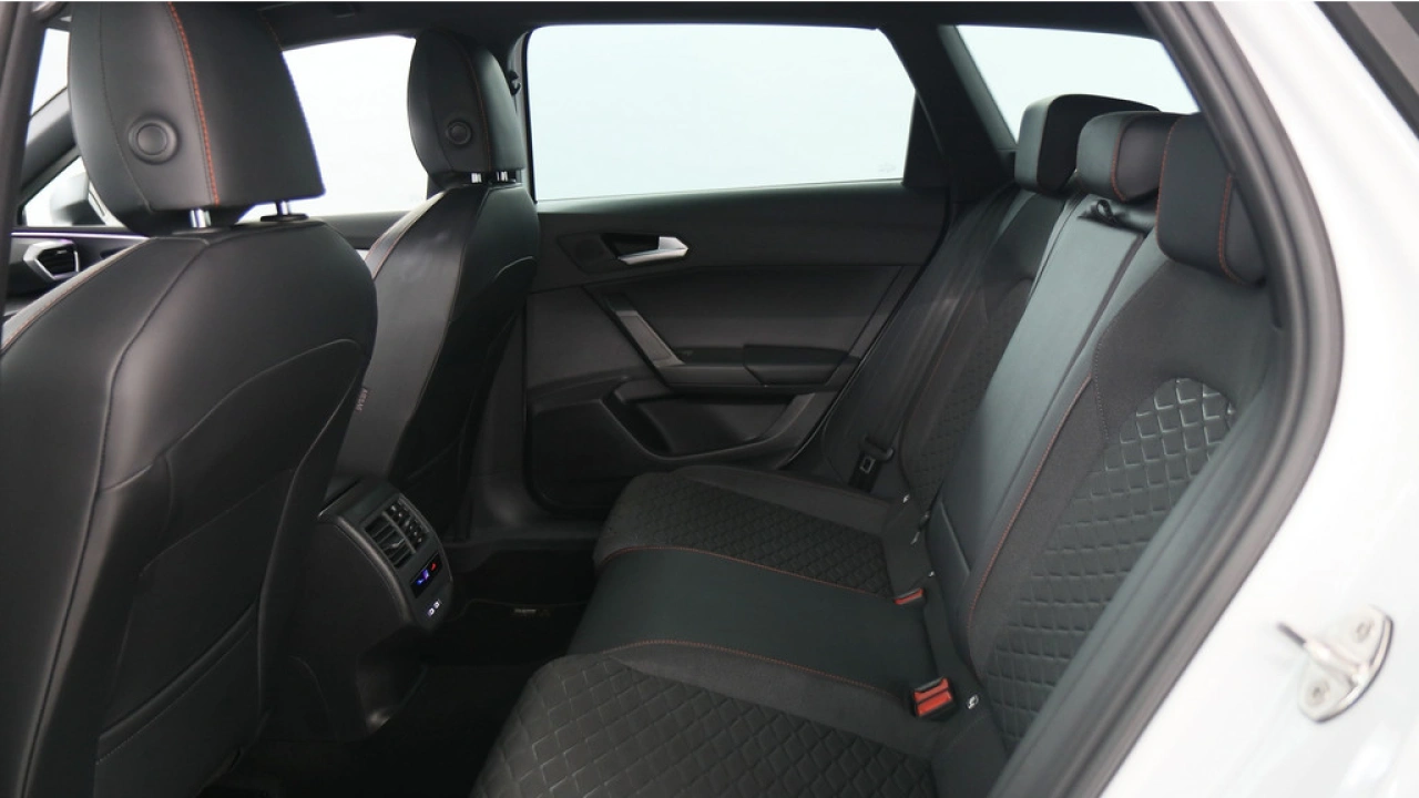 SEAT Leon Sportstourer 1.5 TSI 204pk e-Hybrid FR Business DSG