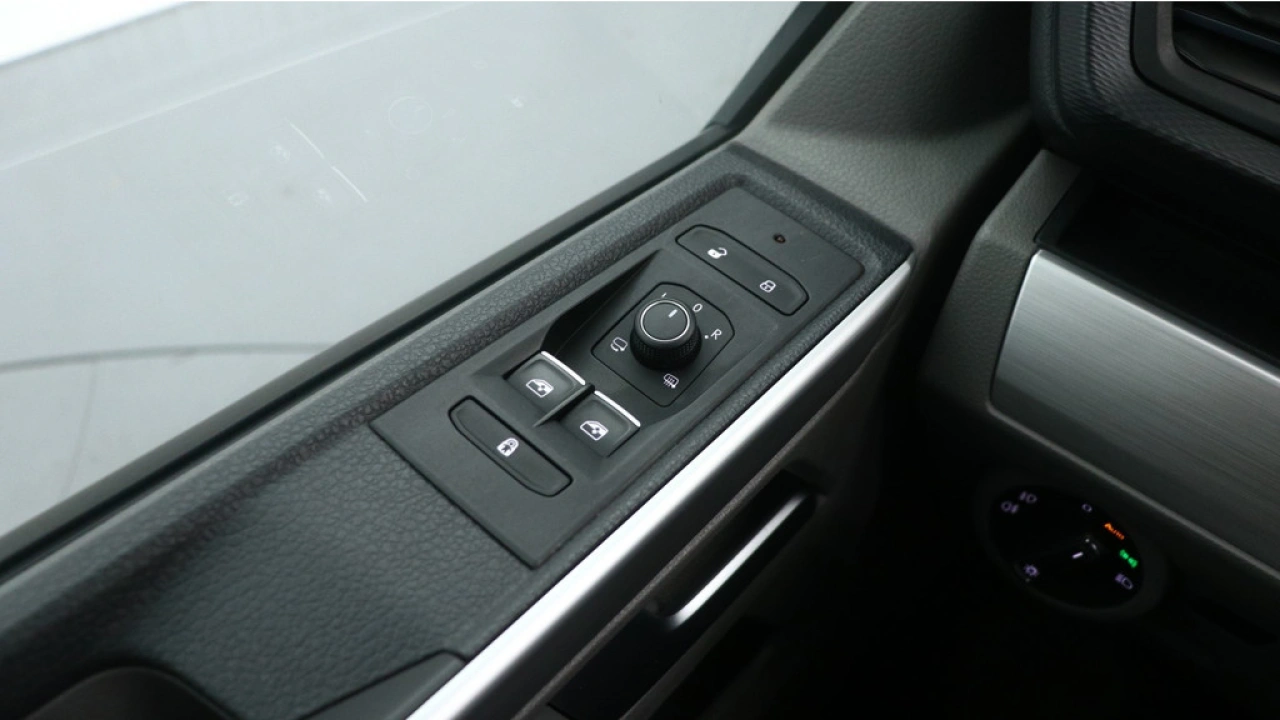 VW Bedrijfswagens Transporter L2H1 2.0 TDI 204pk DSG Bulli