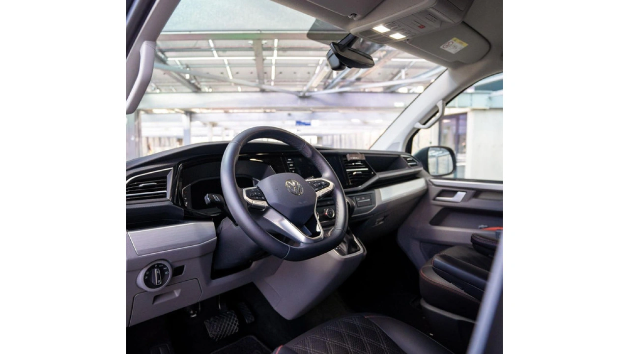 VW Bedrijfswagens Transporter L2H1 2.0 TDI 204pk DSG Bulli