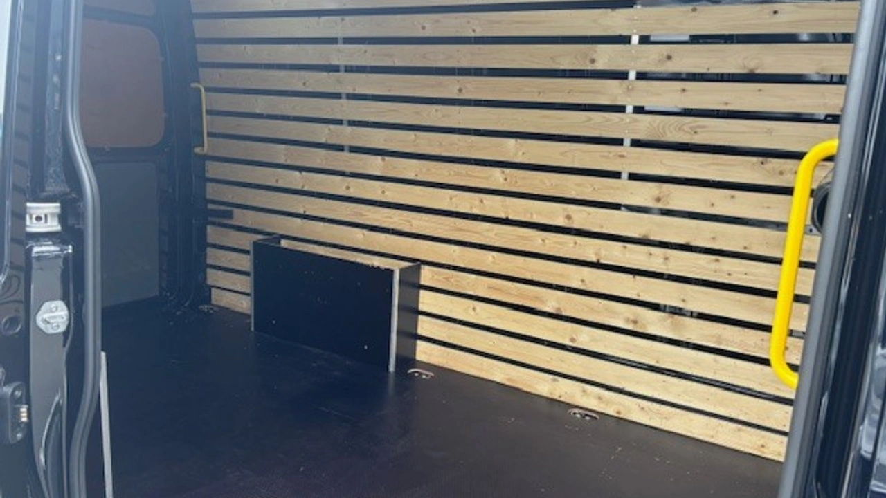 VW Bedrijfswagens Crafter L3H3 2.0 TDI 140pk 3.5T Exclusive-Edition