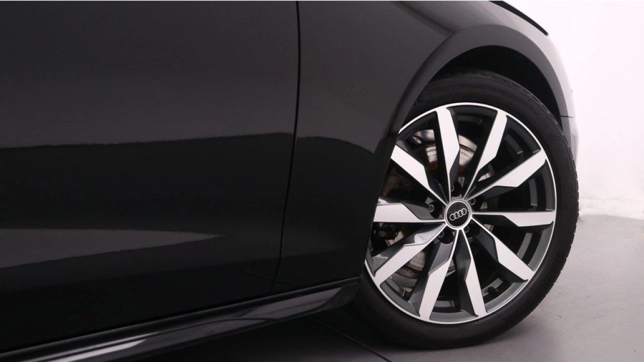 Audi A4 Avant 35 TFSI S edition Competition