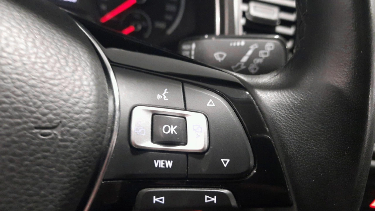 Volkswagen T-Roc 1.0 TSI Style Executive | Navi | Privacy Glass | 17