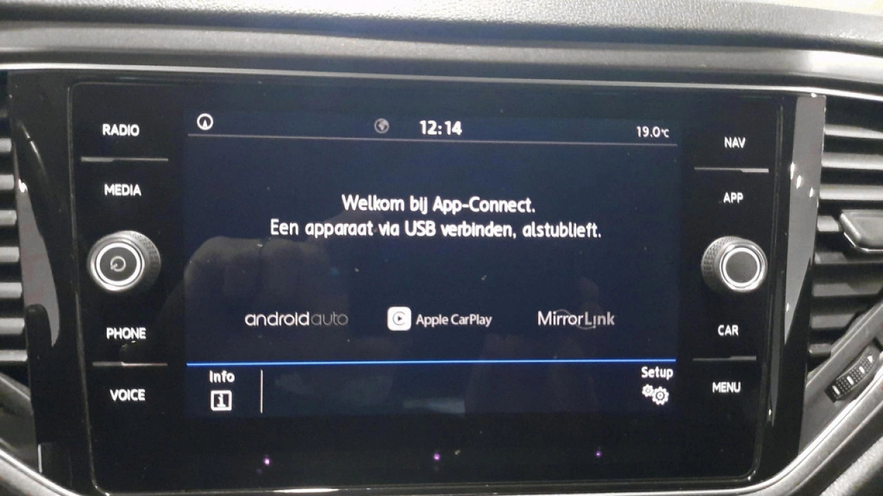 Volkswagen T-Roc 1.0 TSI Style Executive | Navi | Privacy Glass | 17