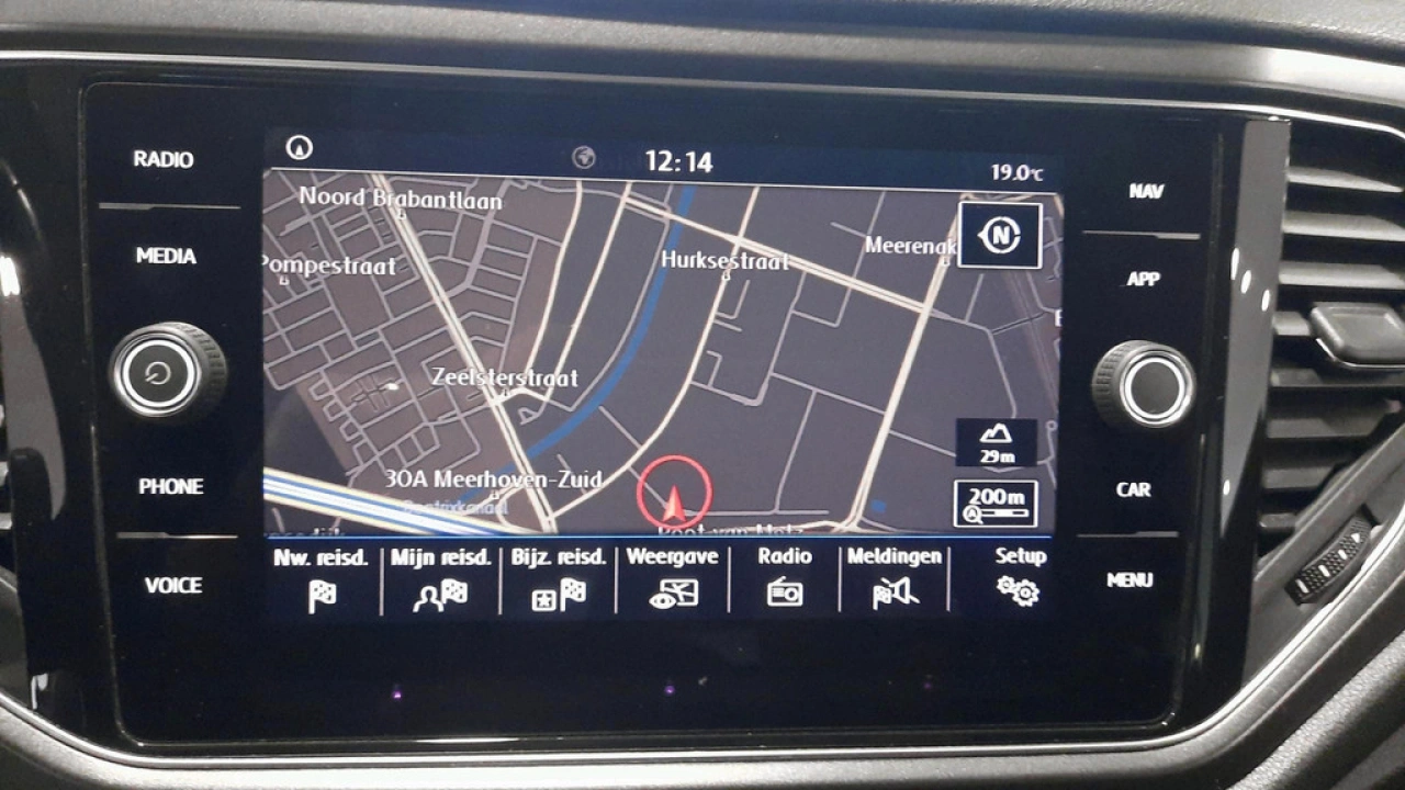 Volkswagen T-Roc 1.0 TSI Style Executive | Navi | Privacy Glass | 17