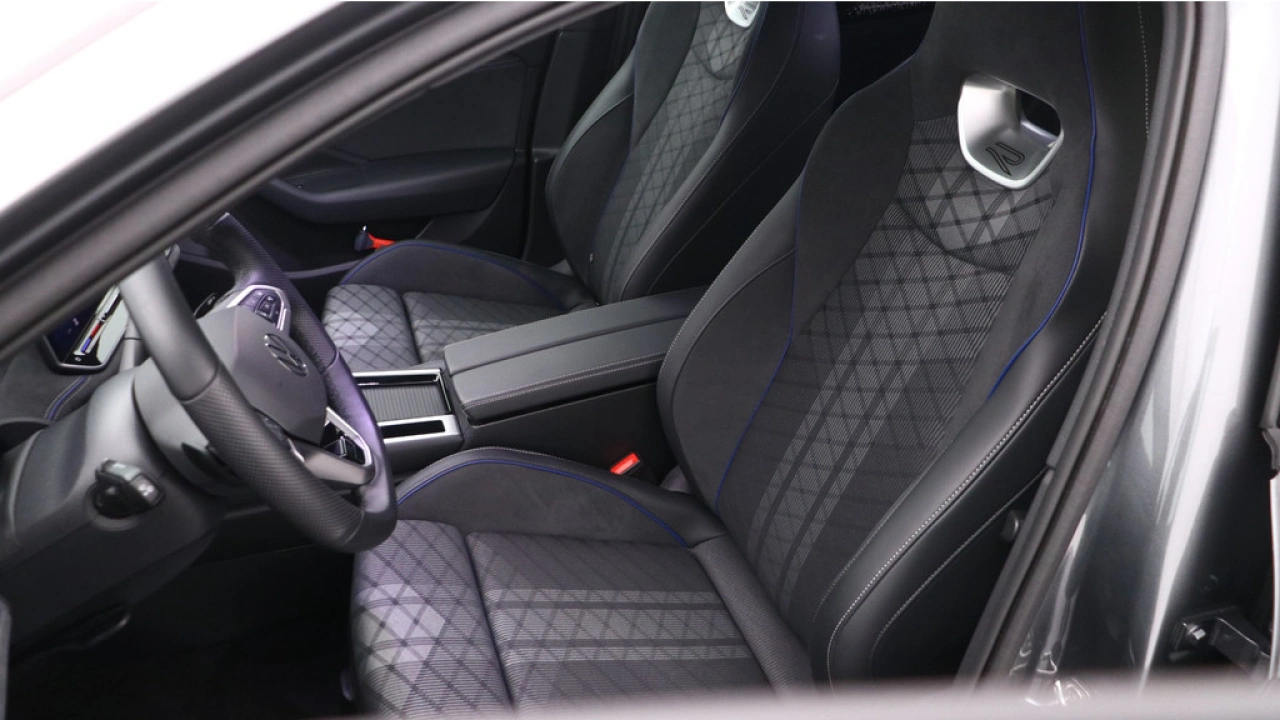 Volkswagen Passat Variant 1.5 eHybrid 272pk DSG R-Line Business DCC Harman/Kardon