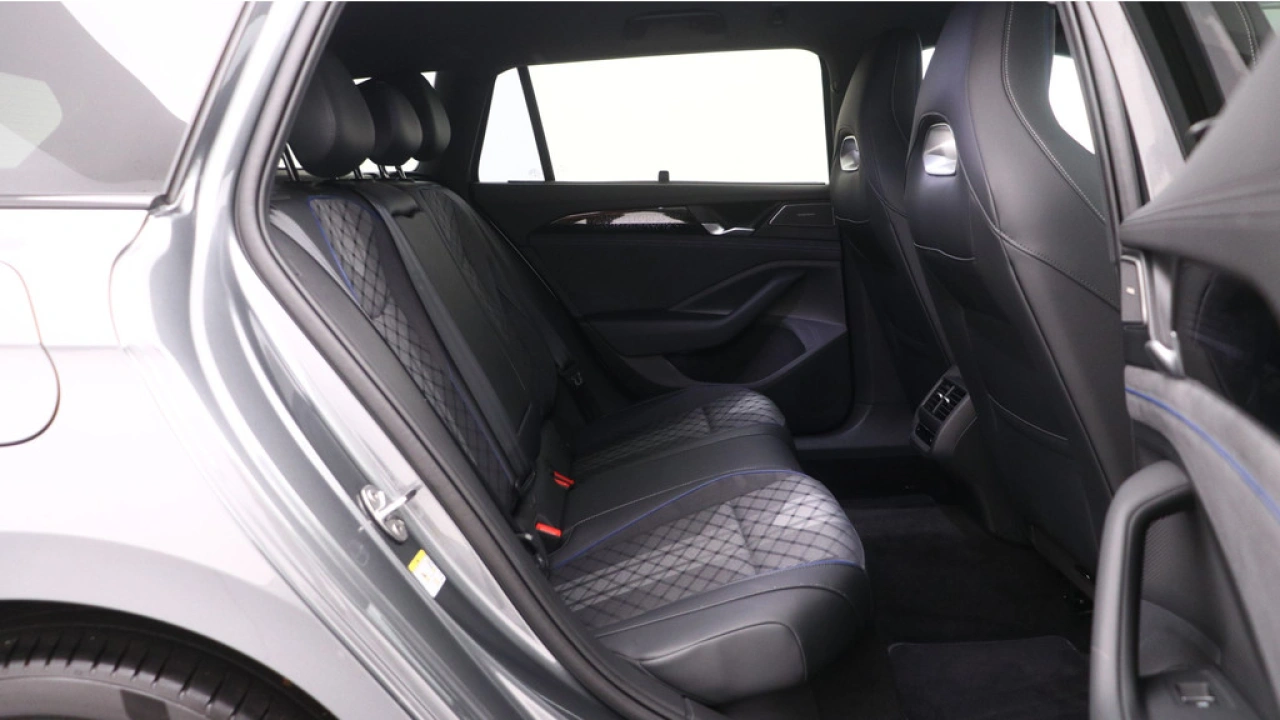 Volkswagen Passat Variant 1.5 eHybrid 272pk DSG R-Line Business DCC Harman/Kardon