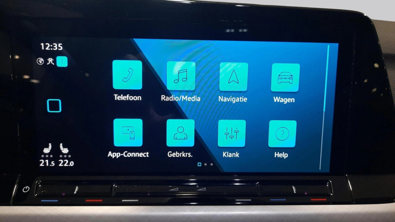 Volkswagen Golf Variant 1.0 TSI Life Business | Camera | Ergonomische stoel | App Connect | Navigatie |