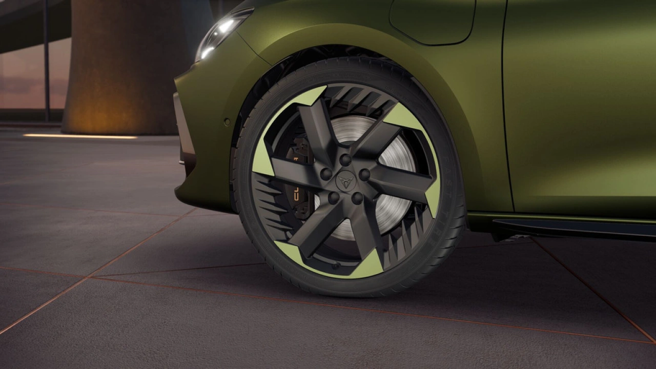 CUPRA Leon 1.5 TSI e-Hybrid 272 6DSG VZ Tribe Edition