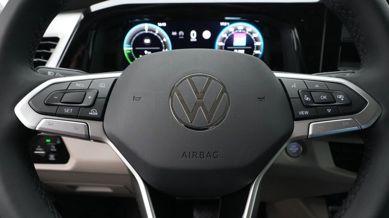 Volkswagen Multivan L2H1 1.5 PHEV eHybrid 19,7kWh 180kW 245PK Economy Business DSG 4MOTION