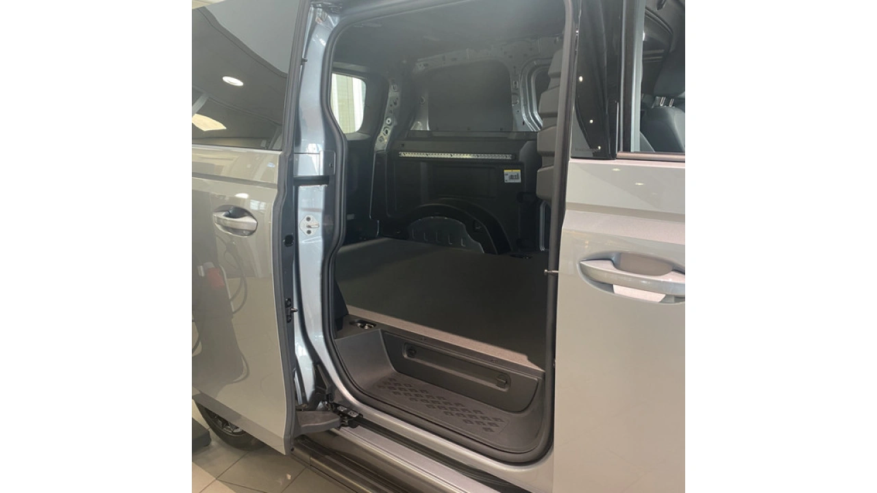 VW Bedrijfswagens ID. Buzz Cargo L1H1 79kWh 210kW 286PK RWD Bulli-edition