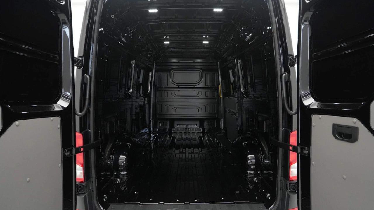 VW Bedrijfswagens Crafter 2.0 TDI 103kW 140PK GVW 3.5T L3H3 Trendline