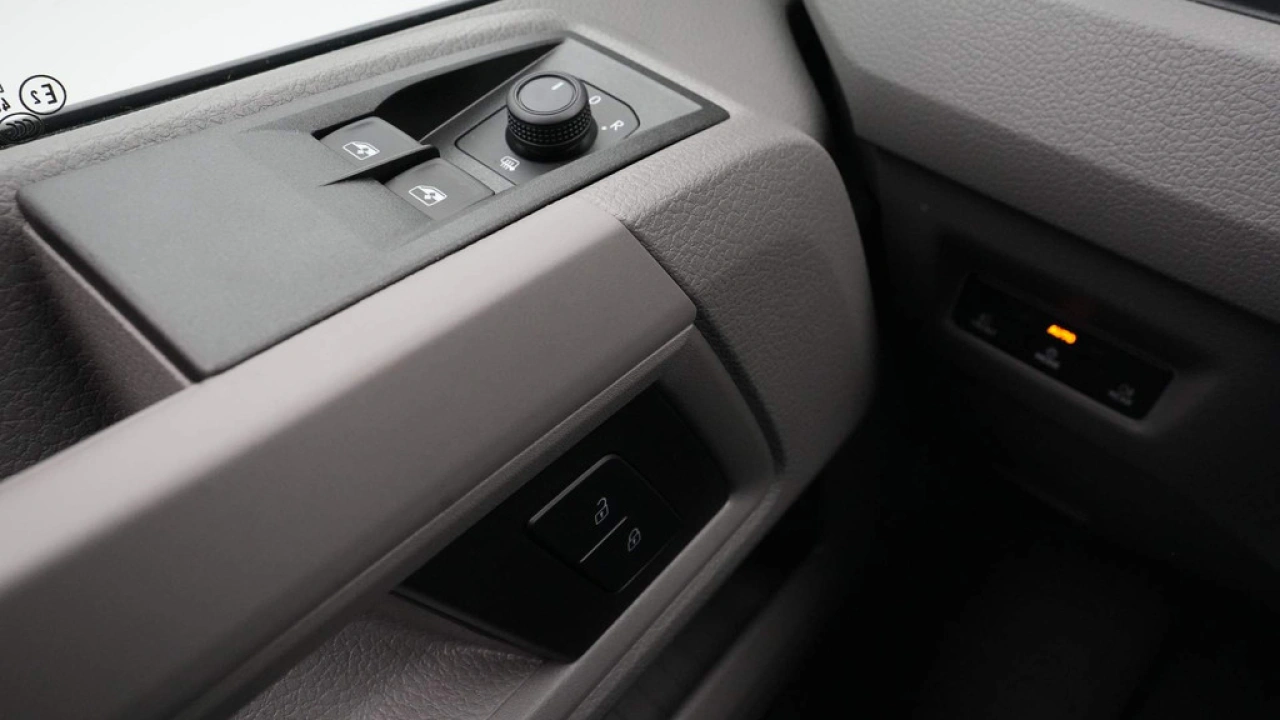 VW Bedrijfswagens Crafter 2.0 TDI 103kW 140PK GVW 3.5T L3H3 Exclusive AUT