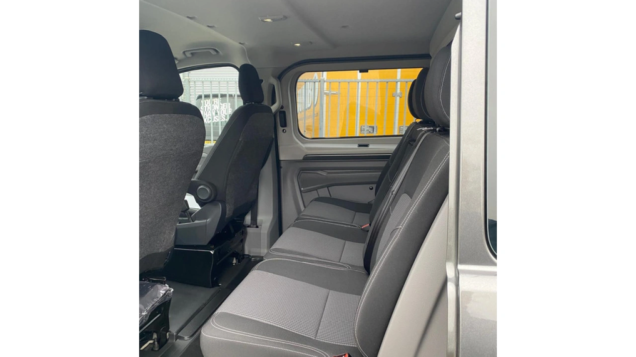 VW Bedrijfswagens Transporter Dubbele Cabine L2H1 2.0 TDI 125kW 170pk Automaat Bulli