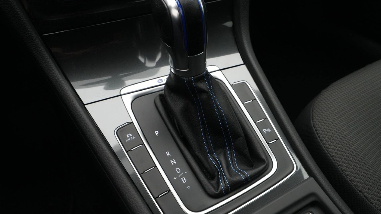 Volkswagen e-Golf e-Golf 136pk