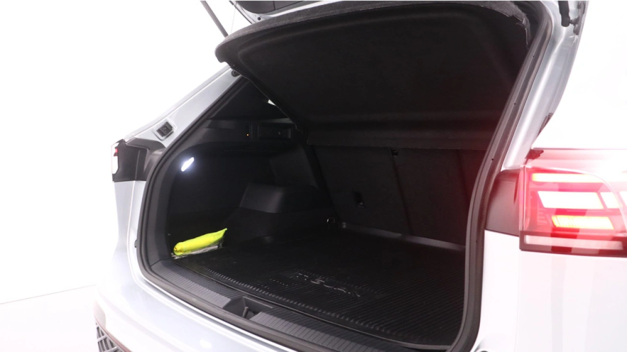 Volkswagen Tiguan 1.5 eTSI 150pk DSG R-Line Business Trekhaak