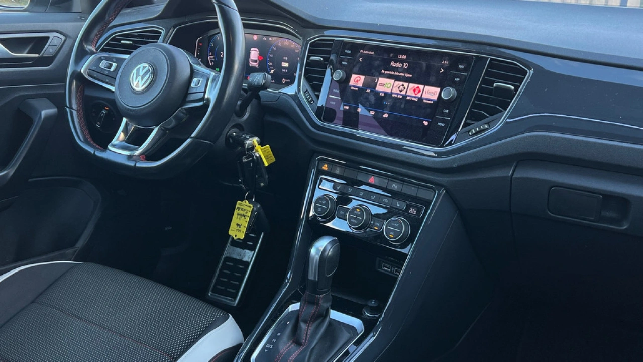 Volkswagen T-Roc 1.5 TSI 150pk DSG Sport Business R Panoramadak