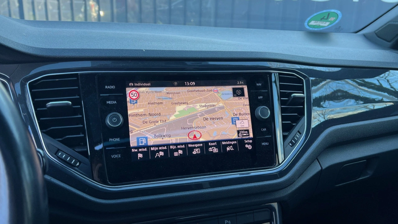 Volkswagen T-Roc 1.5 TSI 150pk DSG Sport Business R Panoramadak