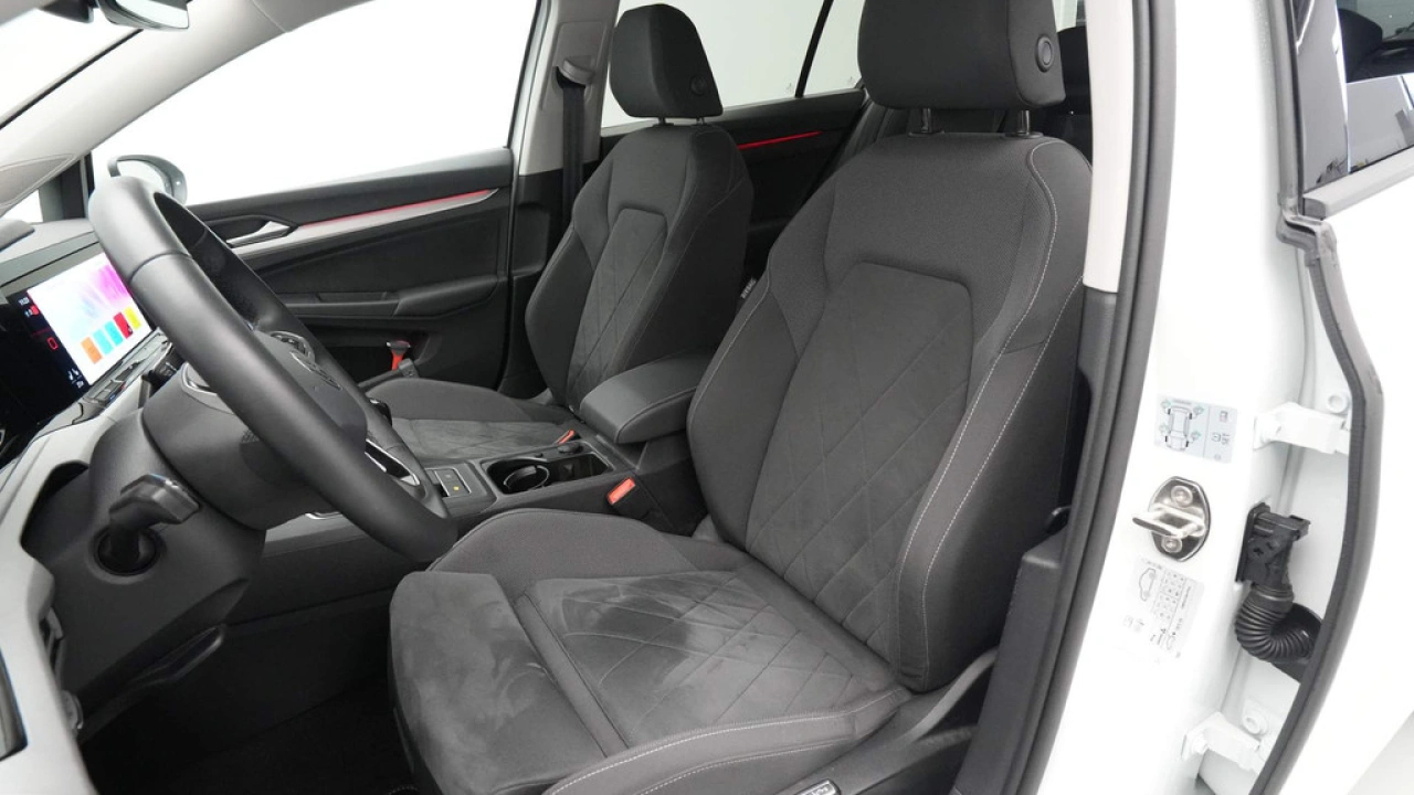 Volkswagen Golf 1.0 TSI 110pk Life Business