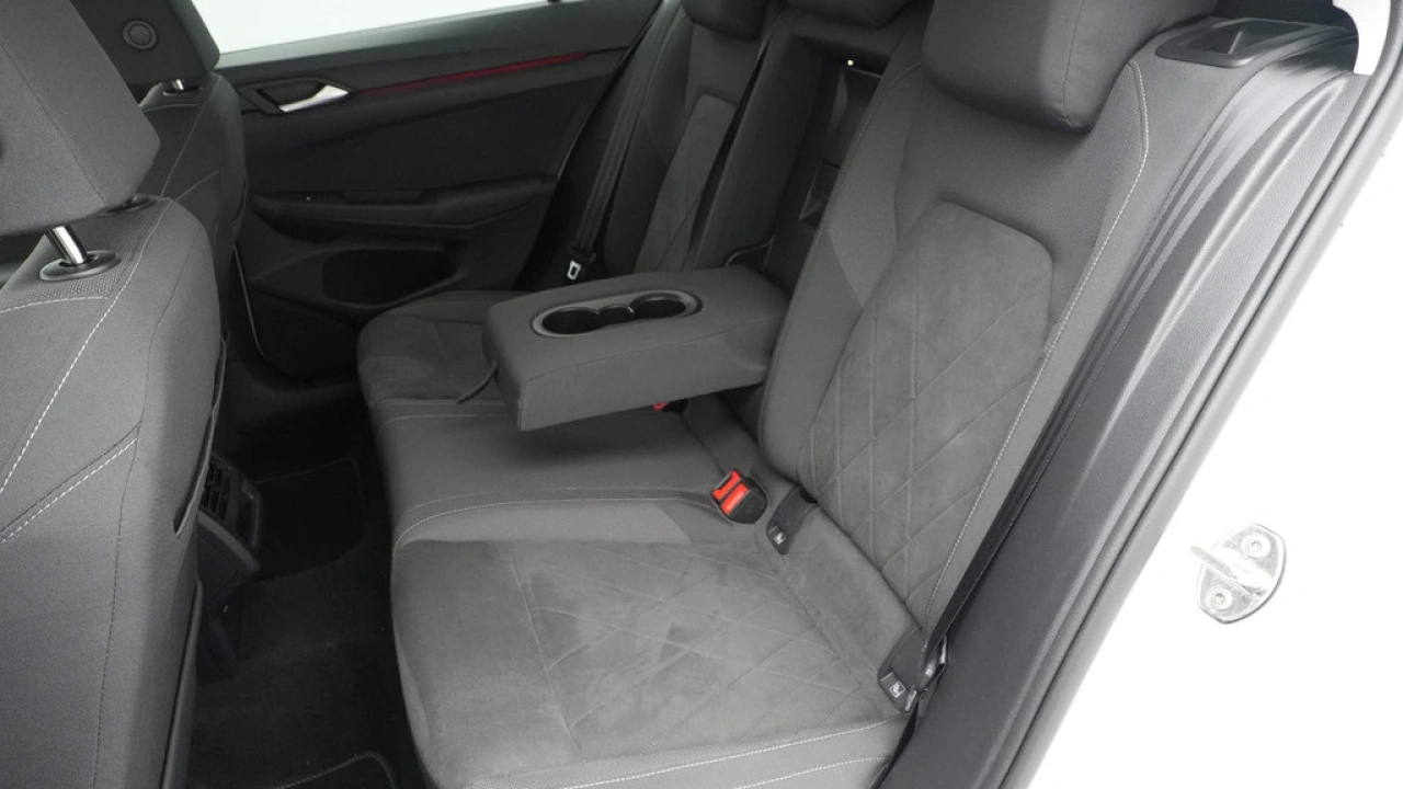 Volkswagen Golf 1.0 TSI 110pk Life Business